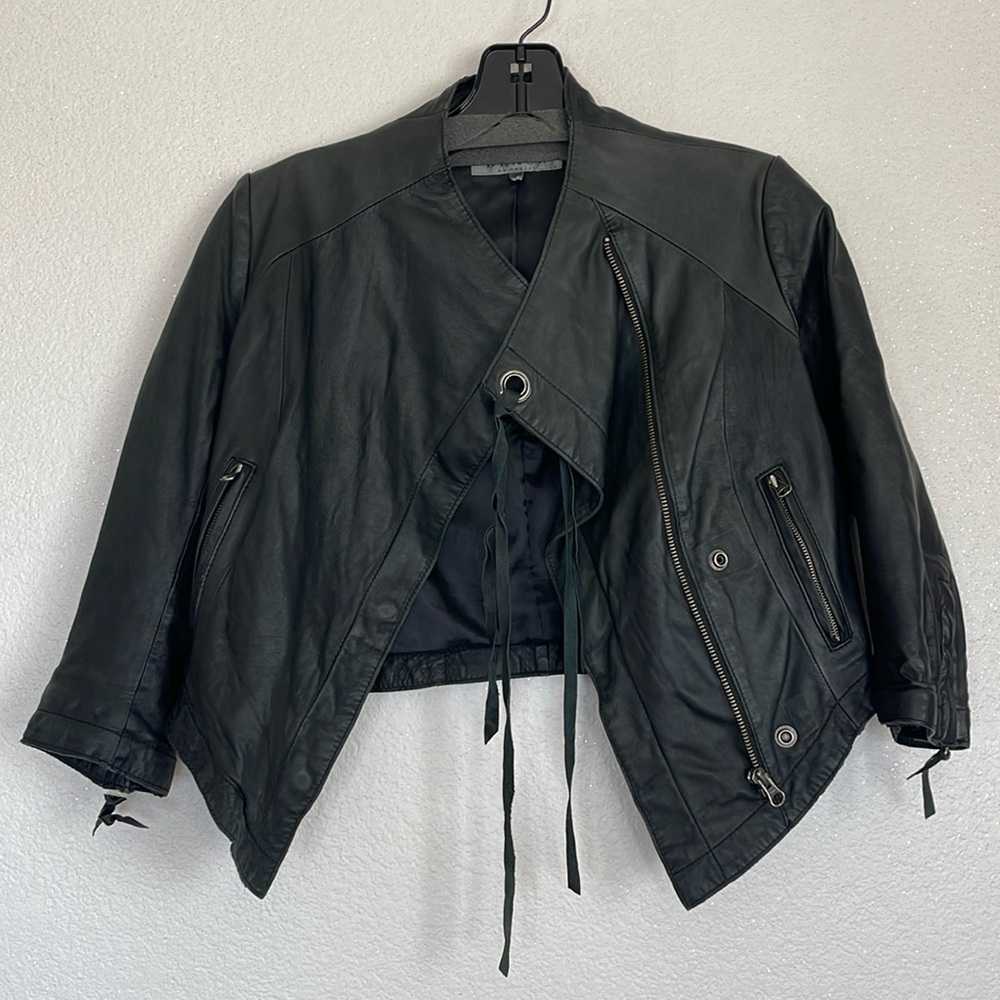 Chic Black Leather Jacket - image 1
